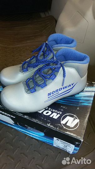 Ботинки для беговых лыж разм. 38