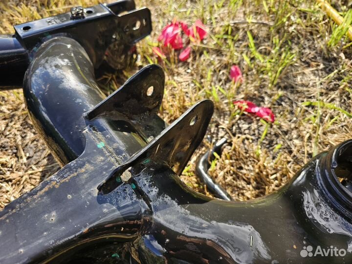 Подрамники Передний и Задний Х5 Е53