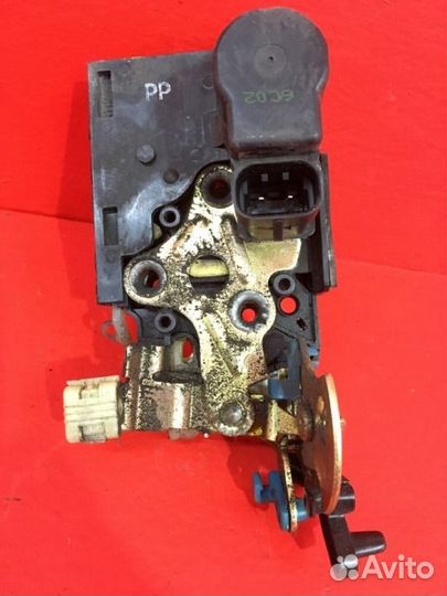 Замок двери задний правый Chevrolet Aveo T250