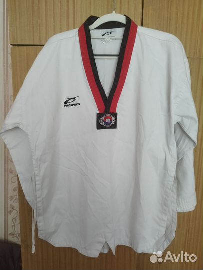 Спортивный костюм для тхэквондо