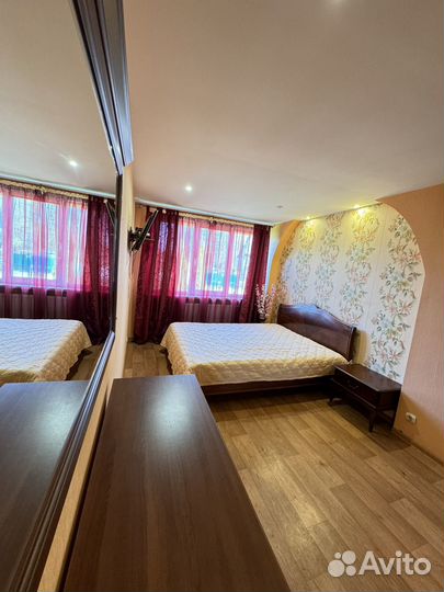 Спальный гарнитур натуральное дерево