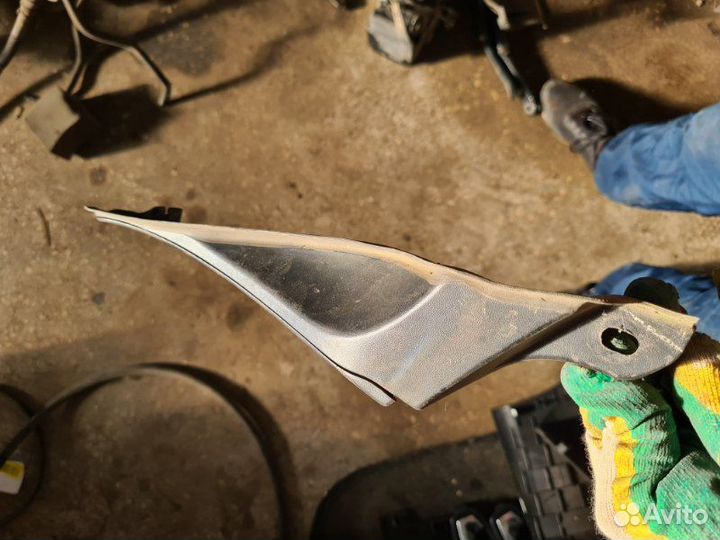 Накладка на стойку кузова Renault Fluence седан