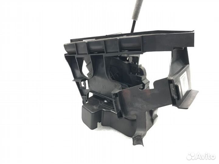 Замок двери задний левый Ford Mondeo седан 2.3