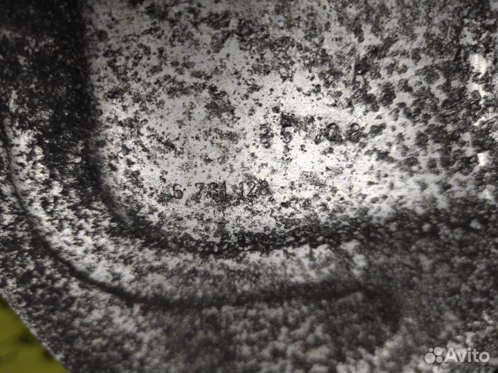 Щиток тормозного механизма передний правый Bmw X5