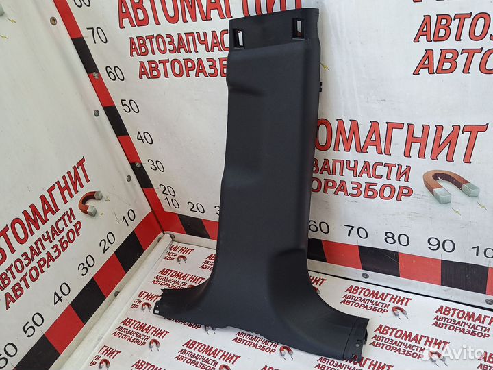 Обшивка центральной стойки правая Jaguar F-pace