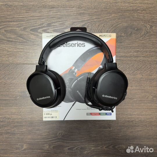Игровые наушники Steelseries Arctic 1