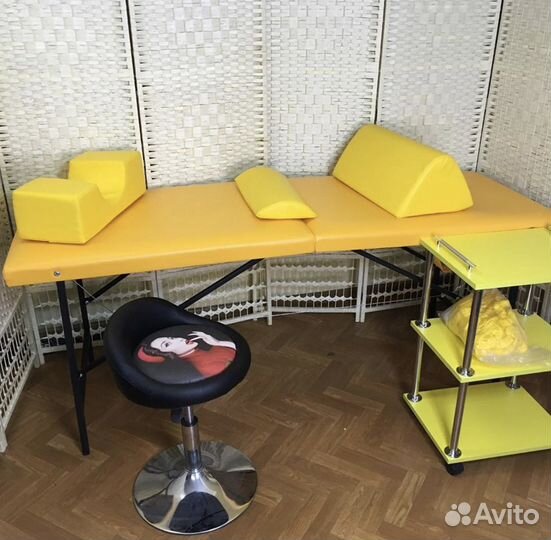 Кушетка в ярком желтом цвете + доставка