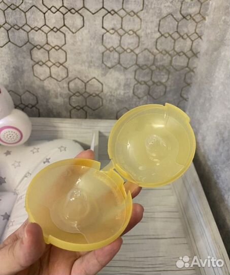 Накладки на грудь medela