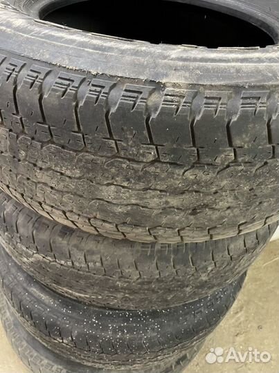 Bridgestone Dueler H/T 275/65 R17