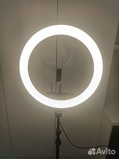 Кольцевая лампа со штативом