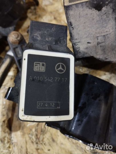 Датчик уровня кузова W164 W221