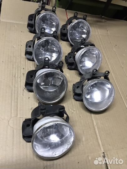 Toyota Corolla Auris правая туманка