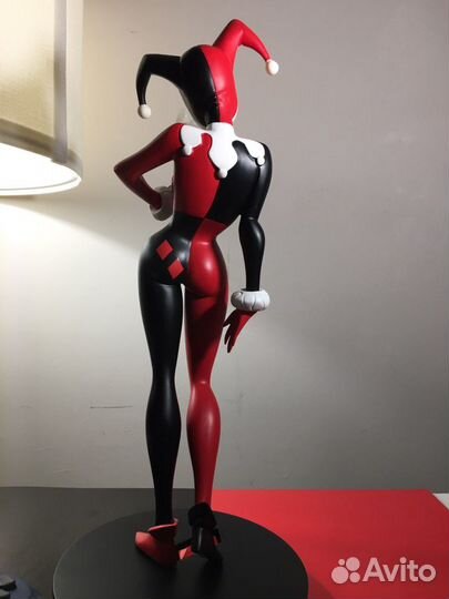 Статуэтка 33cm Harley Quinn by Bruce Timm