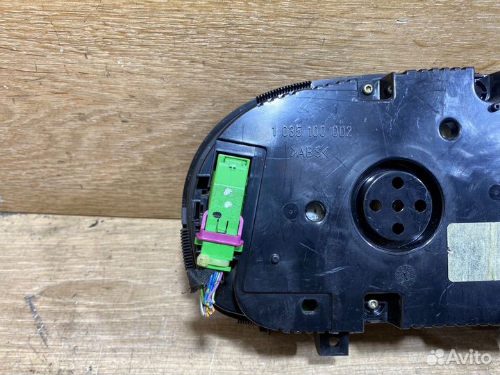 Панель приборов Volkswagen Golf 4 бензин 112710