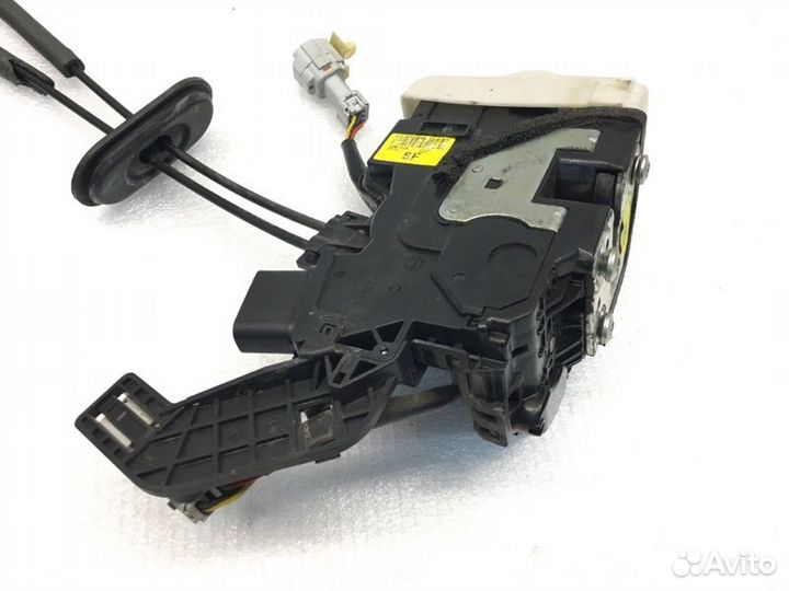 Замок двери передний правый Kia Optima 3 седан 2.4