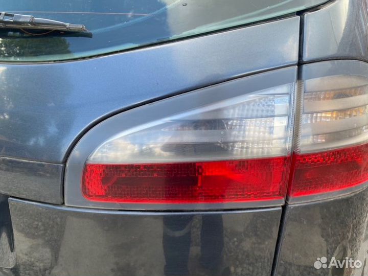 Фонарь внутренний задний правый Ford S-Max 2.3L