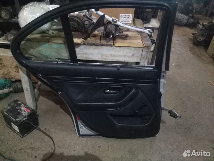 Правая задняя дверь бмв Е39