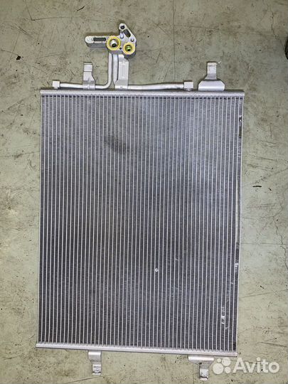Радиатор кондиционера Volvo S60 FS90 31332027