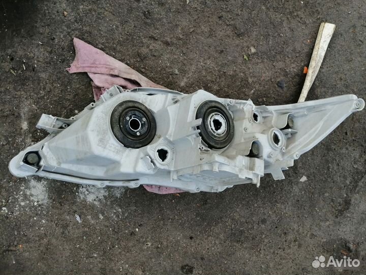 Фара правая Camry 40 стекло 2010 Галоген
