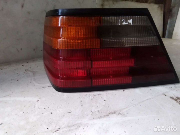 Фонарь Mercedes-Benz E-Class W124