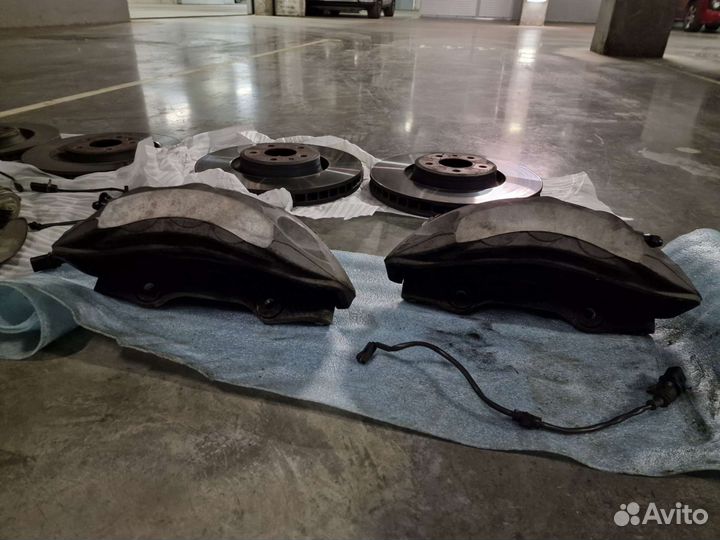 Комплект тормозов (диски и суппорта) Audi Q7 4M