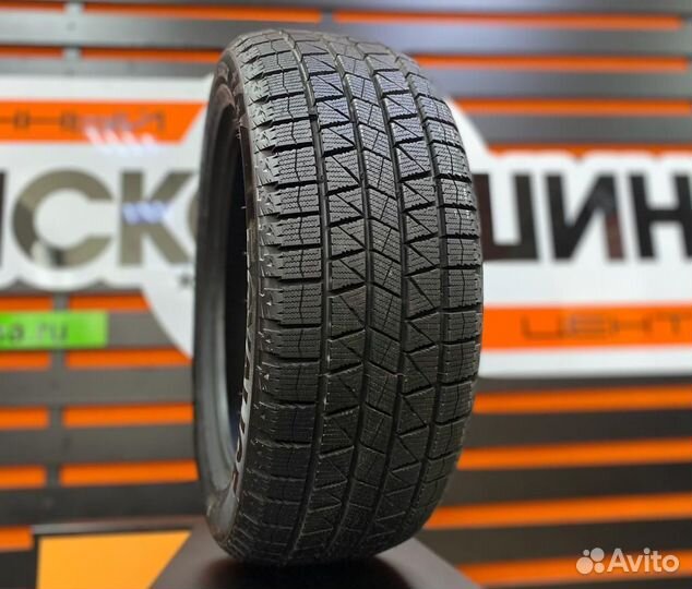 Royal Black Royal Ice 215/60 R16