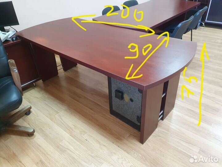 Офисная мебель стол