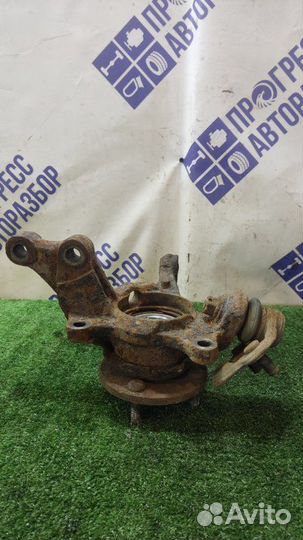 Поворотный кулак передний правый Toyota Corolla