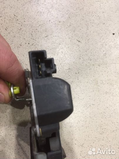 Замок крышки багажника Mitsubishi Lancer 10