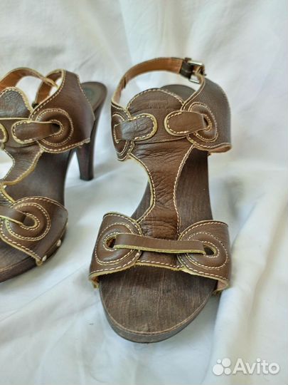 Босоножки женские 39 Eskada