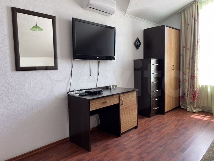 2-к. квартира, 80 м², 3/3 эт.