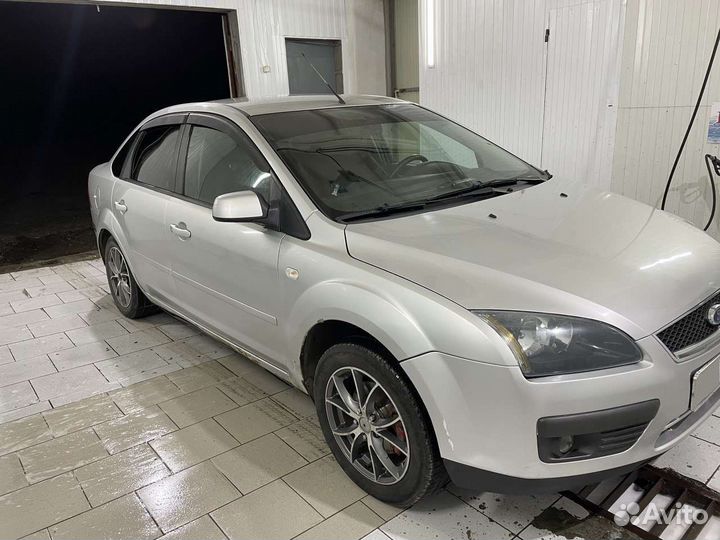 Ford Focus 2.0 МТ, 2006, 200 000 км