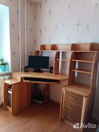 Компьютерный стол