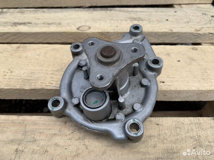 Помпа охлаждения двигателя Ситроен Пежо 1.6 EP6