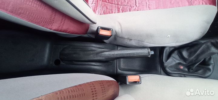 Рычаг стояночного тормоза Volkswagen Golf 3