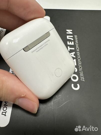 Кейс для AirPods