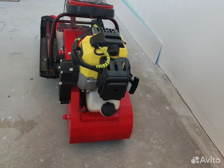 Снегокат с бензиновым мотором