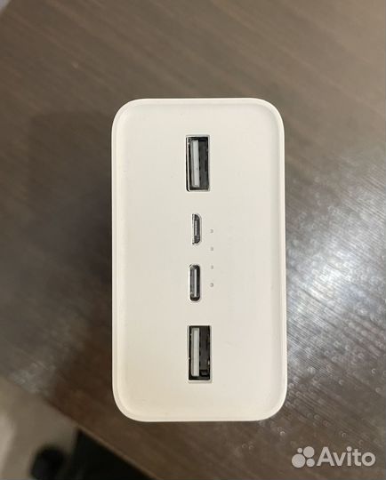 Портативный белый аккумулятор Xiaomi Mi 3 30000