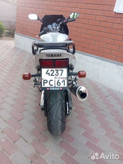 Yamaha FZS 600