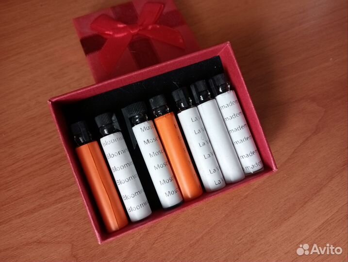 Пробники духов в подарочной коробке