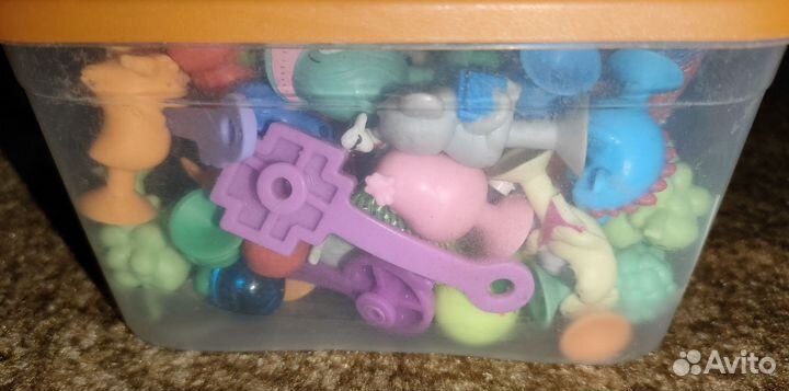 Прилипалы, скрепыши, прыгскокеры и тп + контейнер