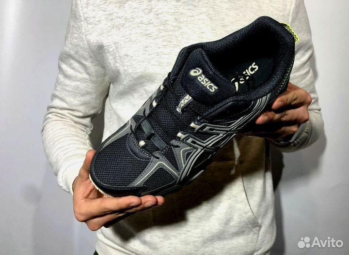 Кроссовки Asics современные