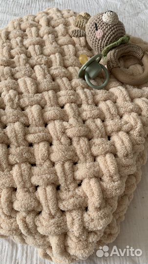 Плед детский плюшевый вязаный