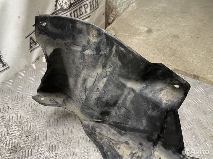 Защита двигателя левая Toyota Prius 20