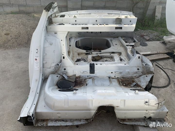 Заднее правое крыло bmw 5 e60/e61