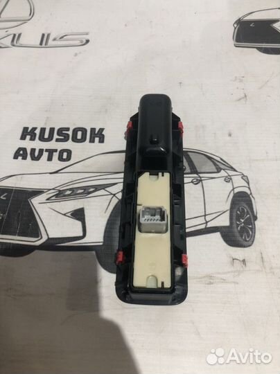 Кнопка стеклоподъемника передний правый Lexus Rx 4