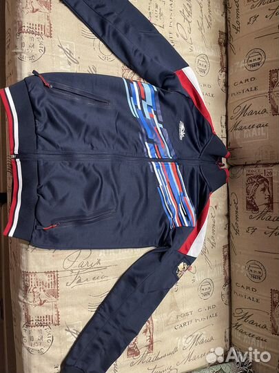 Костюм спортивный