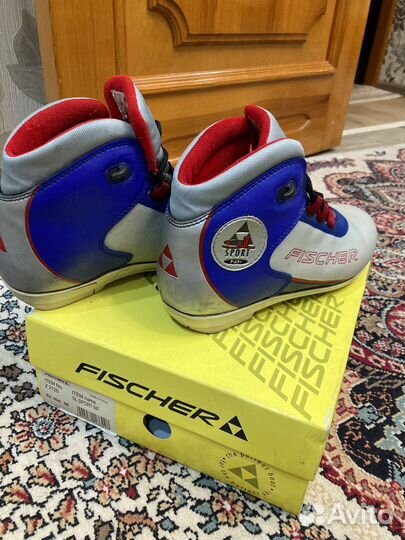 Лыжные ботинки fischer. Тип креплений SNS