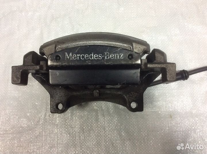 Передний тормозной супорт правый мерседес GL-166