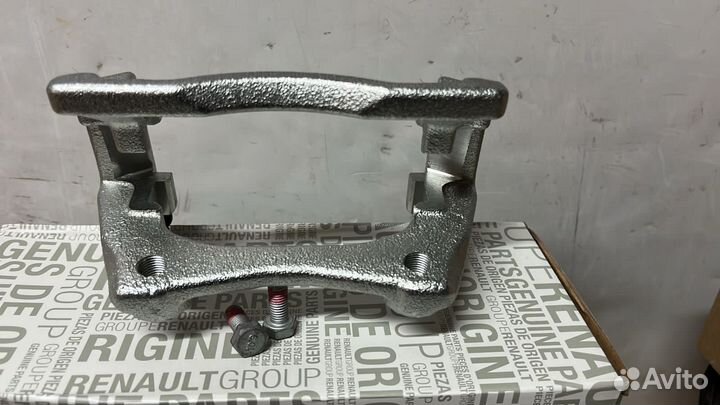 Скоба тормозного суппорта переднего LADA Largus